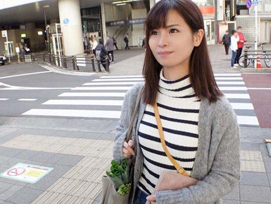 【欲求不満人妻の過激ナンパ】『旦那じゃ物足りないの…』パイパン美熟女が他人棒に夢中！性に飢えた人妻が禁断の快楽に溺れ、マンコを激しく突かれて乱れまくる！♡