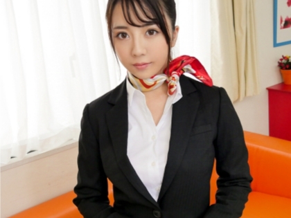 【美脚CAの秘密】 高嶺の花のキャビンアテンダントがエッチな本性発揮! 激しいピストンでイキまくり♡