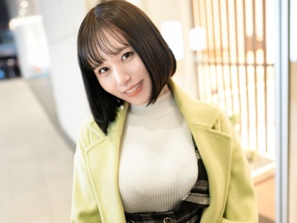 【仕事帰りの美巨乳OLをゲット！】『ダメ…ここじゃ…』スーツ姿の美女がホテルで大胆変身！手マンでビシャビシャ→フェラ＆柔らかおっぱいでご奉仕→連続イキまくりSEX！♡