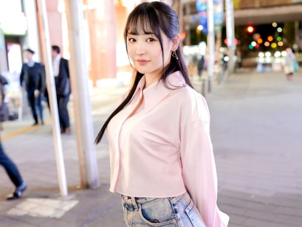 【アイドル級JDをナンパ成功】『こんなに感じちゃうなんて…』美乳美少女がホテルで大胆に変身！手マンで潮吹きする敏感ボディに連続絶頂！開発済みマンコがエロすぎる！♡