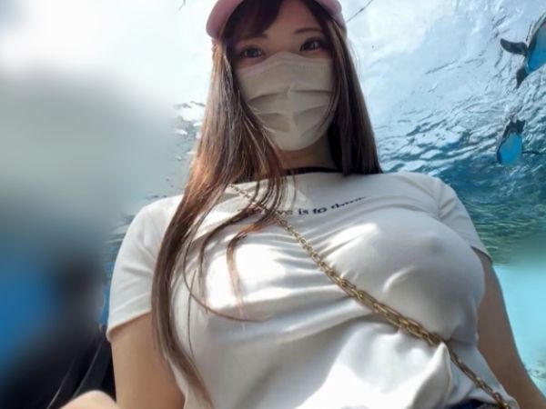 【爆乳コスプレイヤーの誘惑】『コスプレのままエッチしよ♡』ノーブラパイスラで街を歩く美人レイヤーがヤリ目ナンパ師に捕まり、ホテルでコスプレ姿のままハメ倒される！！