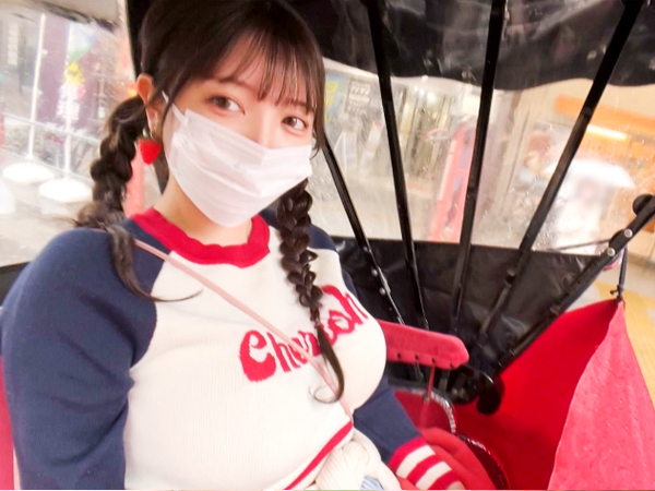 【Hカップ爆乳美少女の浅草冒険】ノーブラで街歩きするデカ乳娘がホテルで大胆変身！敏感なマンコを刺激され、ビチャビチャ潮吹きしちゃうエロ可愛い姿に興奮必至！！