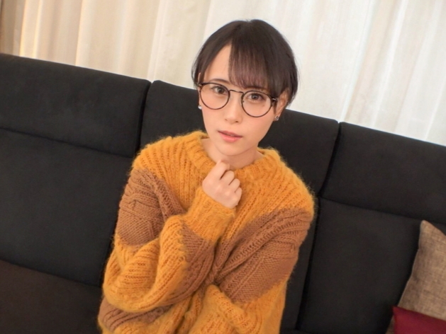 【メガネ清楚系の本性】『あっ…ダメ…こんなの初めて…』真面目そうな女の子が肉棒で激しく貫かれ、本能むき出しで感じまくる！清楚な見た目とのギャップがたまらない♡