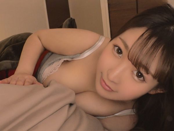 【夜這い痴女】『ねぇ、今夜は私が癒してあげる…』巨乳美女が隣で寝てるフリして、悶々とした男を優しくエロくヌきまくる！？最高の夜這い体験！♡