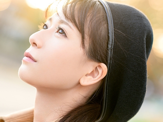 【密着ドキュメント】無垢な美少女、細身ボディの限界挑戦！キュートな笑顔の裏で、男根を咥え込み感じまくる姿に興奮必至！大人の階段登る、彼女の成長記録♡