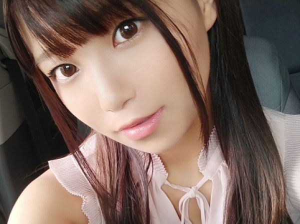 【カーセックス痴女】車内でオナニーする淫乱女が男を誘惑！車内で互いの体を貪り合う濃厚ファック！肉欲のままに乱れまくる！