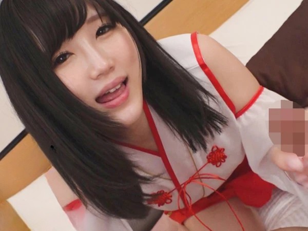 【淫乱巫女プレイ】『これ、美味しい…♡』エロ巫女コスで手コキ＆フェラ！涎を垂らしながらチ〇ポを味わう淫乱巫女が、挿入でさらに乱れまくり！カウパー液を舐めまわす姿がエロすぎる！巫女服から覗く美ボディがたまらない！