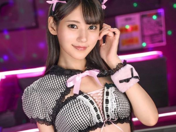 【本番NGの風俗店で】『ダメ…でも気持ちいい…』ちっぱいロリ嬢が制服姿で誘惑！パイパンま○こをガンガン突かれて感じまくるコスプレSEX！！抗えない快楽に溺れる美少女♡