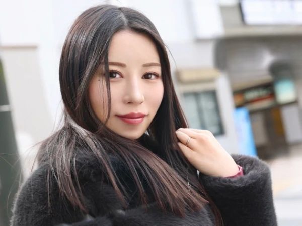 【三十路人妻の淫らな本性】『もっと…奥まで…』オナニーじゃ満足できない巨乳奥様が他人棒に溺れる！欲求不満なカラダが乱れまくる不倫セックス♡