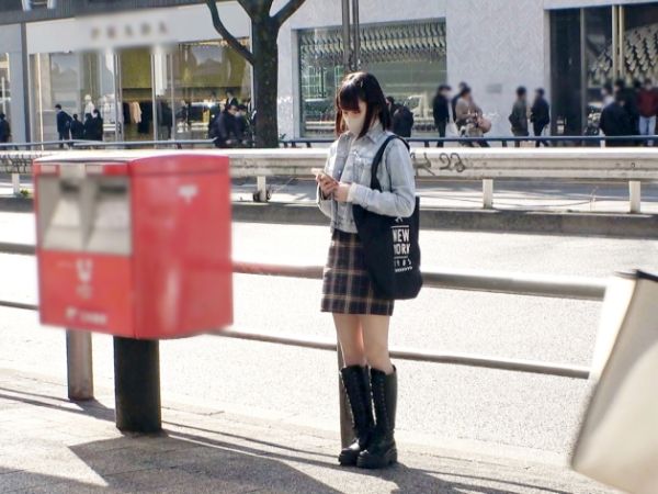 【田舎娘の初々しいご奉仕】青森から上京したての20歳スレンダー美少女が、都会のチンポに夢中！じゅぽじゅぽフェラと手コキでご主人様を気持ちよくしちゃう、田舎育ちの純粋なエロさがたまらない！！